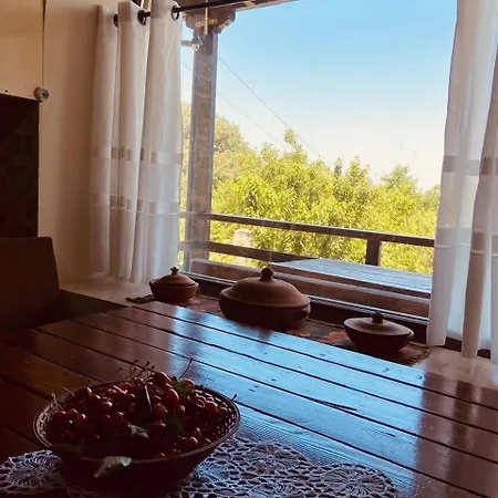דירה Quiet Near - Scenic Balcony & Garden בראט