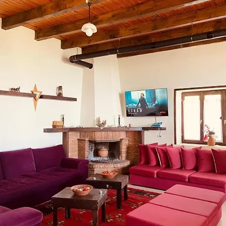 Quiet Near - Scenic Balcony & Garden * Berat