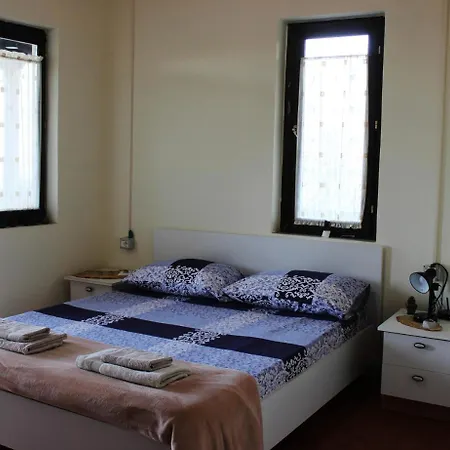 Quiet Near - Scenic Balcony & Garden Berat