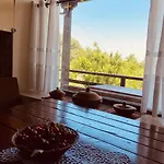 Daire Quiet Near - Scenic Balcony & Garden Berat