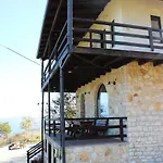Quiet Near - Scenic Balcony & Garden