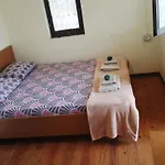 Daire Quiet Near - Scenic Balcony & Garden Berat
