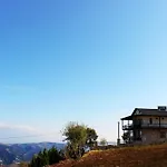 Quiet Near - Scenic Balcony & Garden Daire Berat