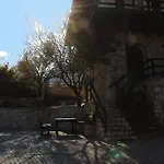 Daire Quiet Near - Scenic Balcony & Garden