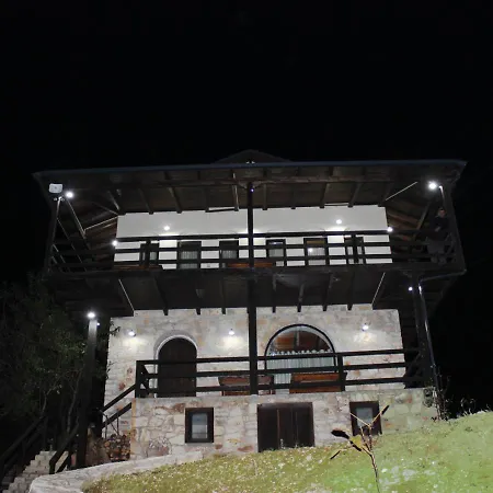 Quiet Near - Scenic Balcony & Garden Daire Berat