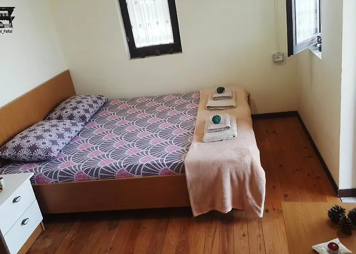 아파트 Quiet Near - Scenic Balcony & Garden 베라트